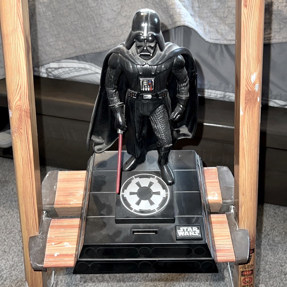 Darth Vader Star Wars piggy bank!!